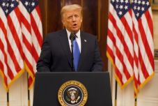 Elnökségének vívmányait dicsérte búcsúbeszédében Donald Trump